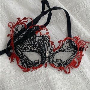 Masquerade mask